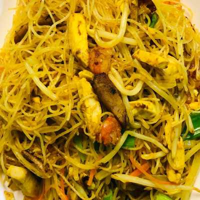 Stir fried Roast Pork, Chicken, Prawn and Mixed Vegetables